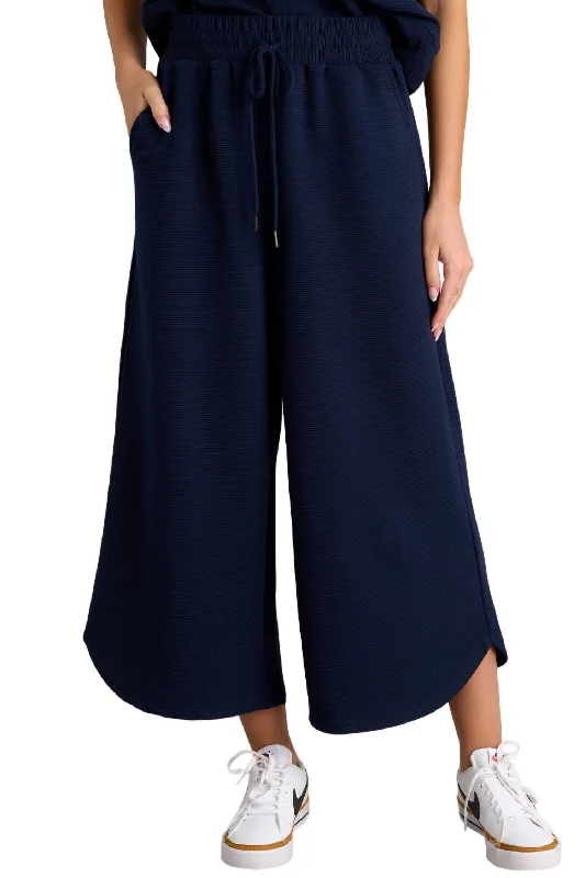 Textured Casual Crop Pant In Navy