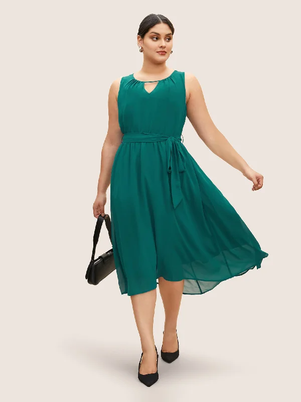 Solid Keyhole Gathered Belted Sleeveless Dress